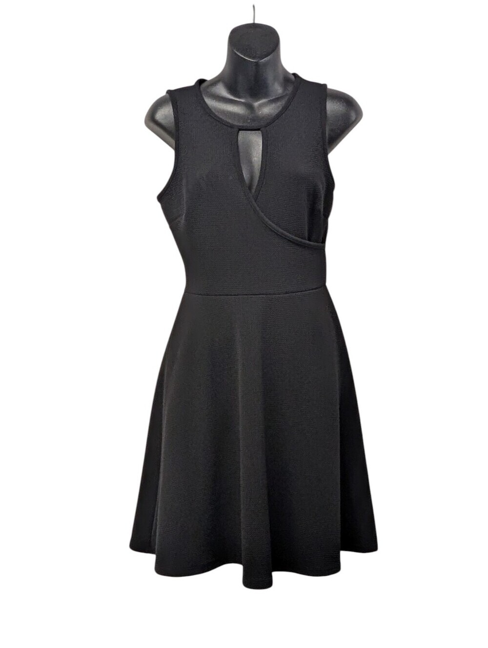 Soprano Black Textured Knit Sleeveless Fit & Flare Dress Keyhole Size M NWT